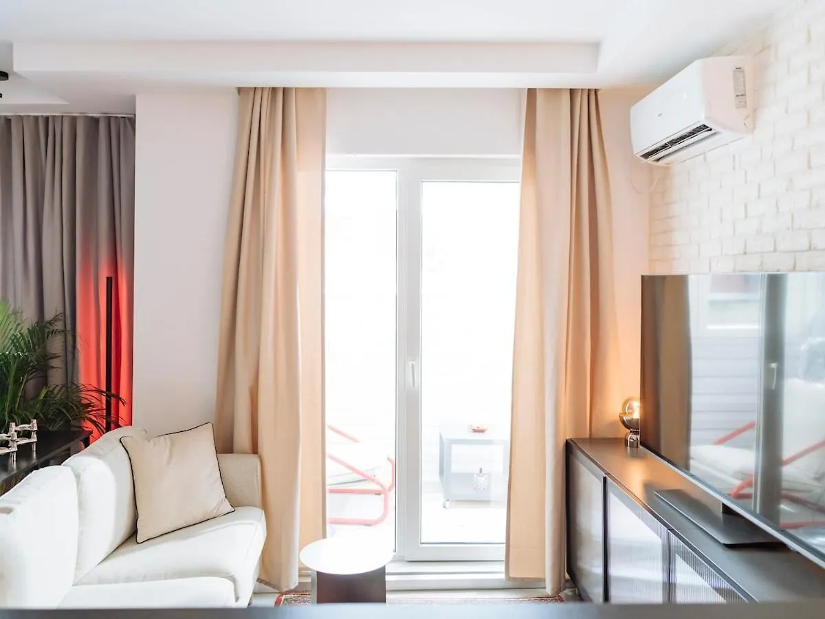 Charming Studio - Central Location Near Old Town Bucharest